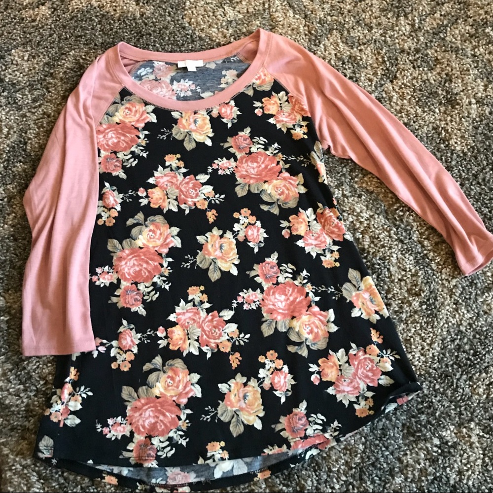 Charming Charlie Floral Top